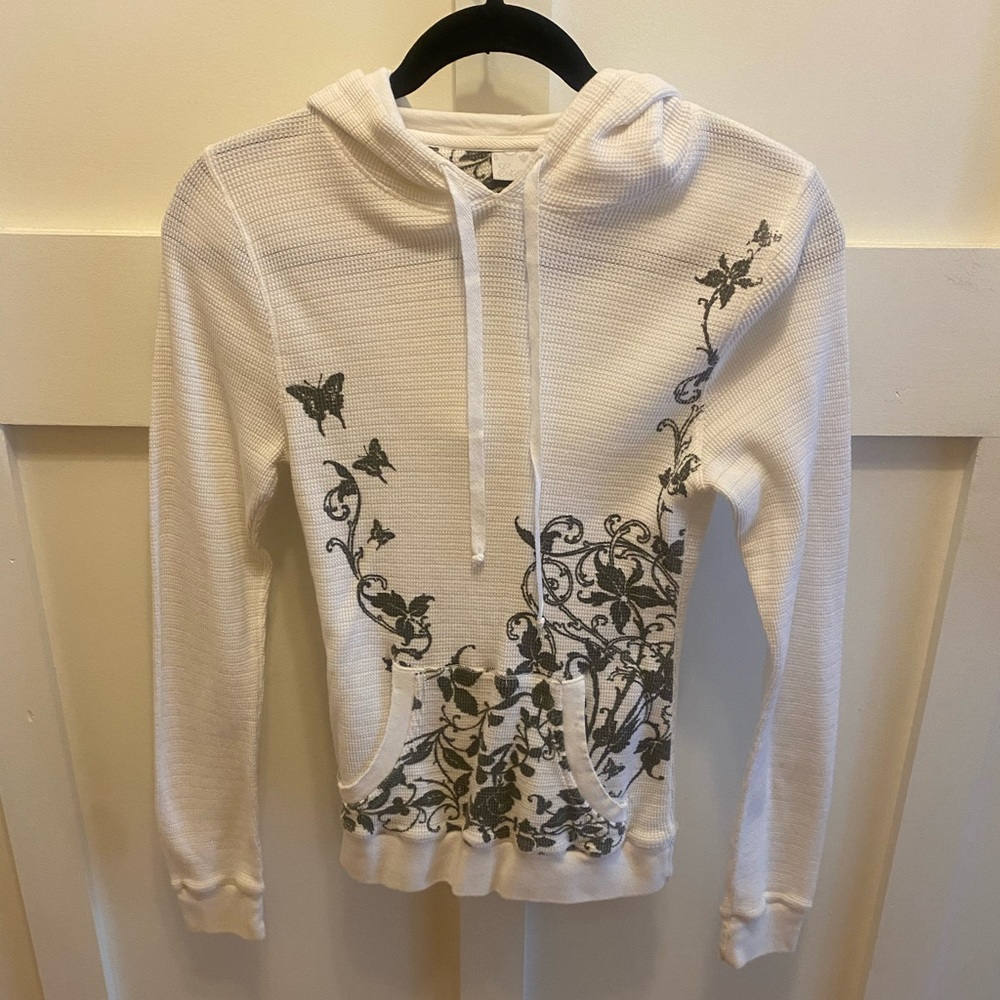 Ezekiel hooded long sleeve with vine detail